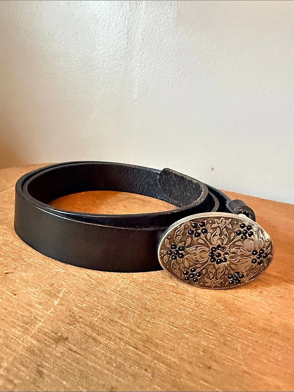 Vintage Albatros Made in Italy Black Genuine Leather Belt Ornate Floral Buckle S
